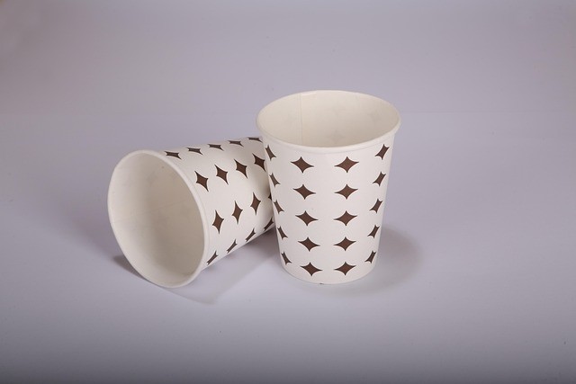 Becher Urin